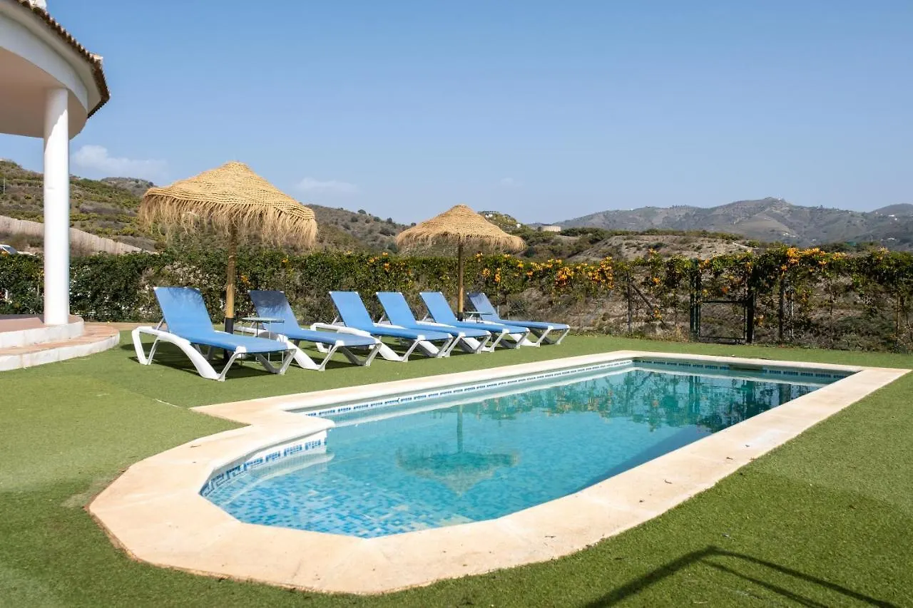 Villa Aguacate Cutar بيت للعطل